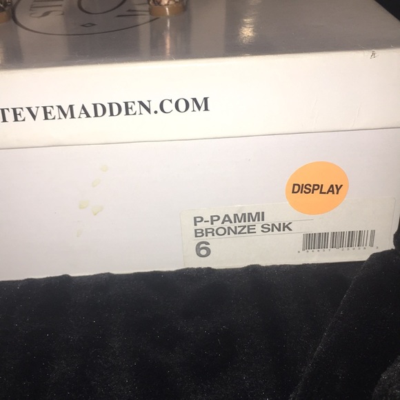 Size 6 Steve Madden platforms - Picture 4 of 4